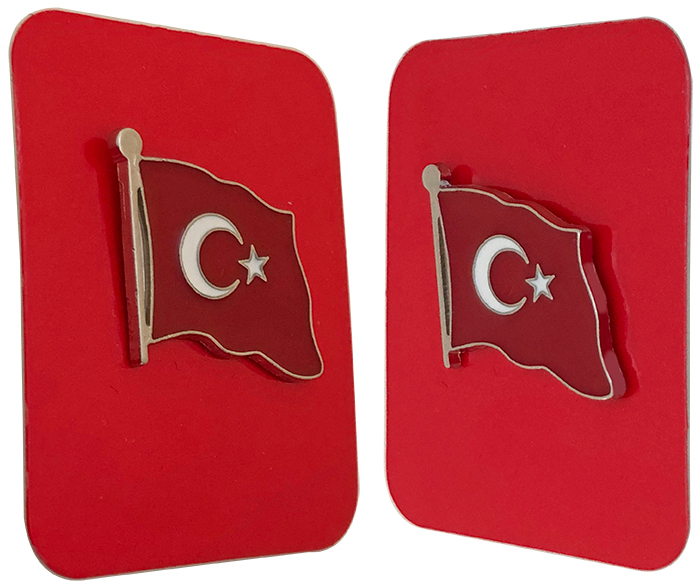 TBR2 Dalgalanan Türk Bayrağı Rozeti TBR2 Dalgalanan Türk Bayrağı Rozeti