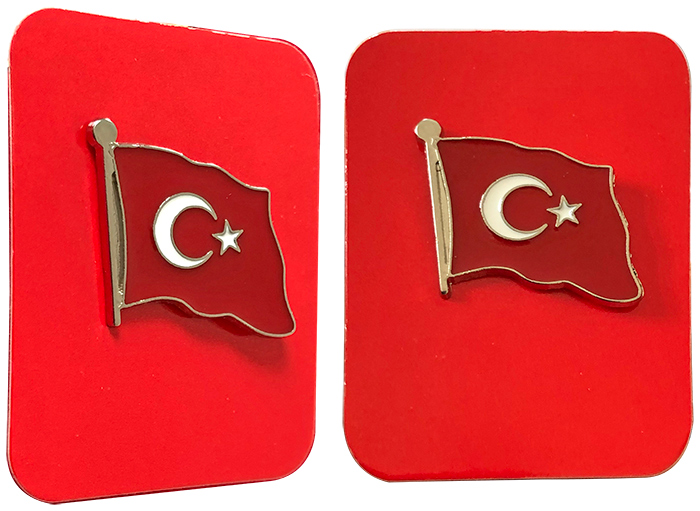 TBR2 Dalgalanan T�rk Bayra�� Rozeti