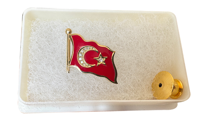 ORİJİNAL ALTIN TÜRK BAYRAĞI YAKA ROZETİ - ATBR04 ORİJİNAL ALTIN TÜRK BAYRAĞI YAKA ROZETİ - ATBR04