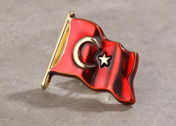 TBR42 Dalgalı Türk Bayrağı Rozeti TBR42 Dalgalı Türk Bayrağı Rozeti
